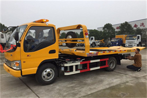 金山屯哪里有拖车服务